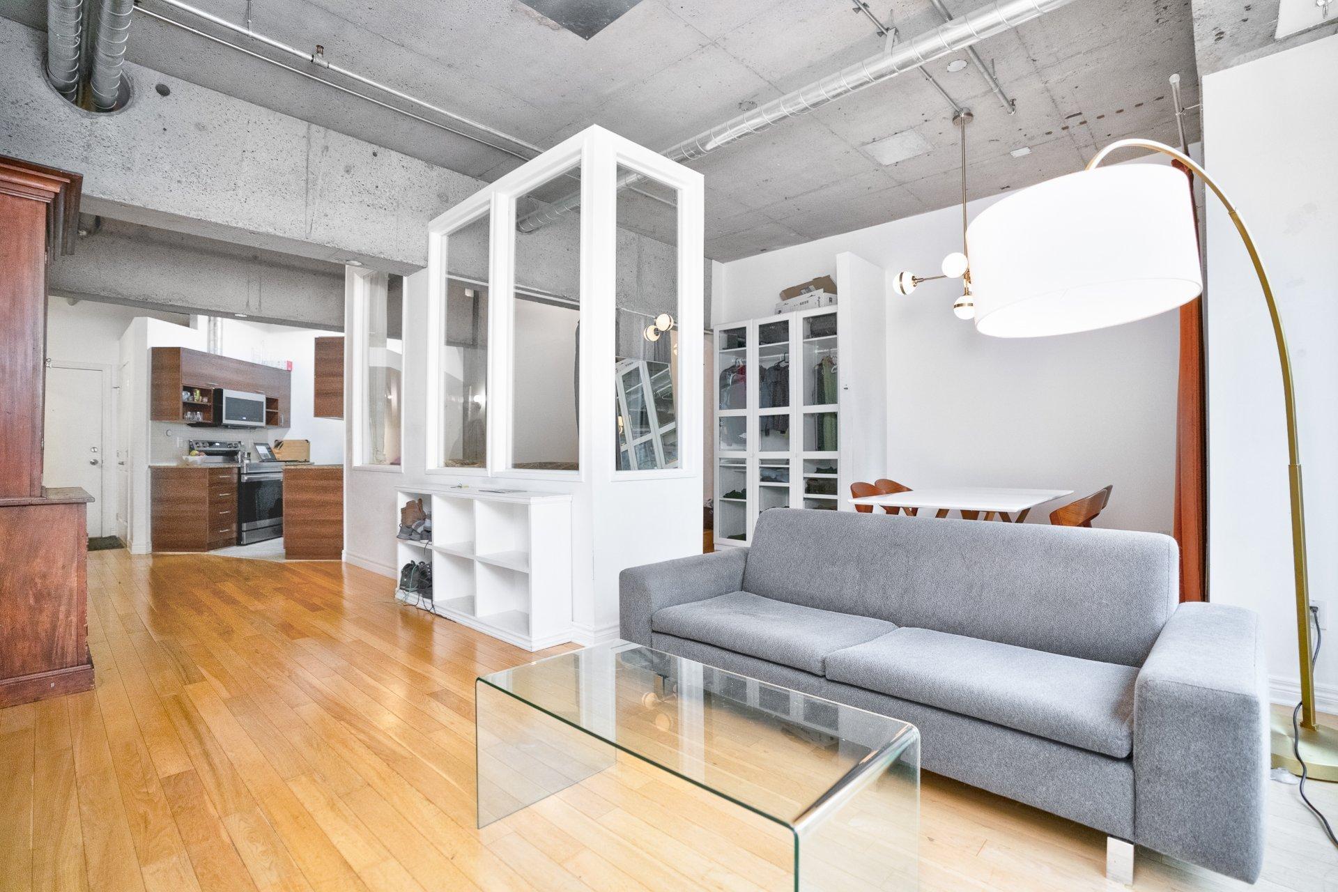 









1200


Rue St-Alexandre

, 230,
Montréal (Ville-Marie),




QC
H3B3H5

