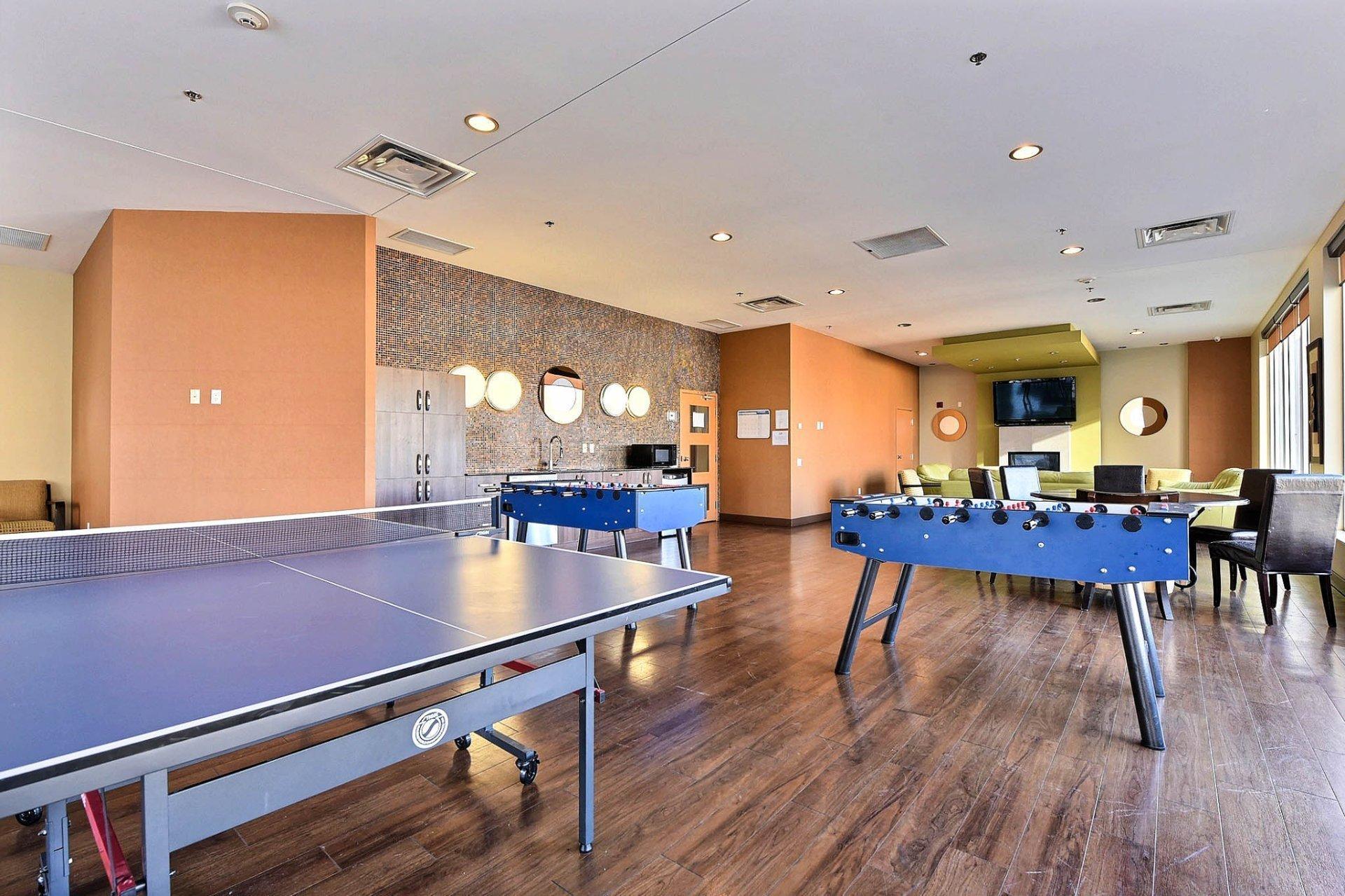 









1200


Rue St-Alexandre

, 230,
Montréal (Ville-Marie),




QC
H3B3H5

