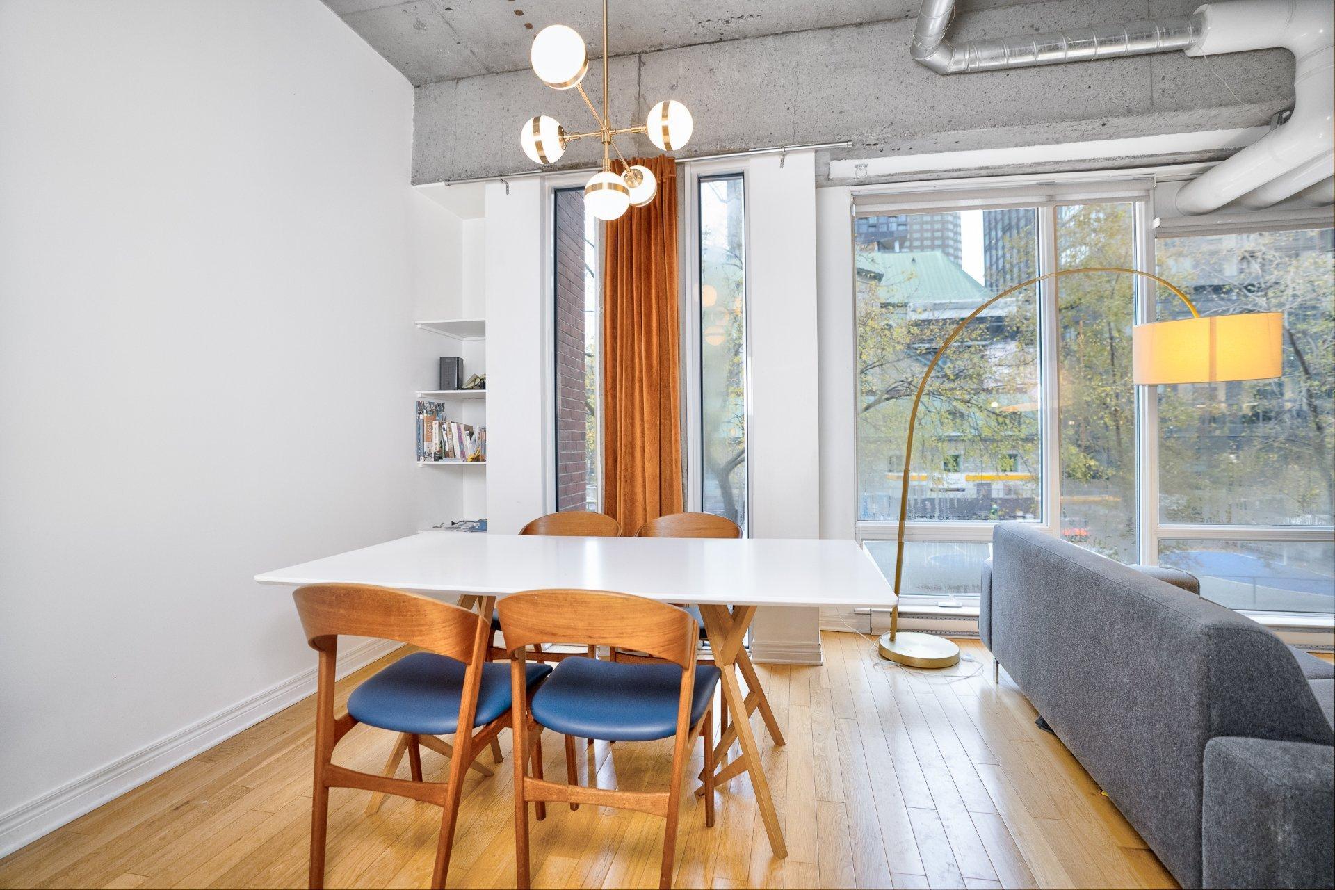 









1200


Rue St-Alexandre

, 230,
Montréal (Ville-Marie),




QC
H3B3H5

