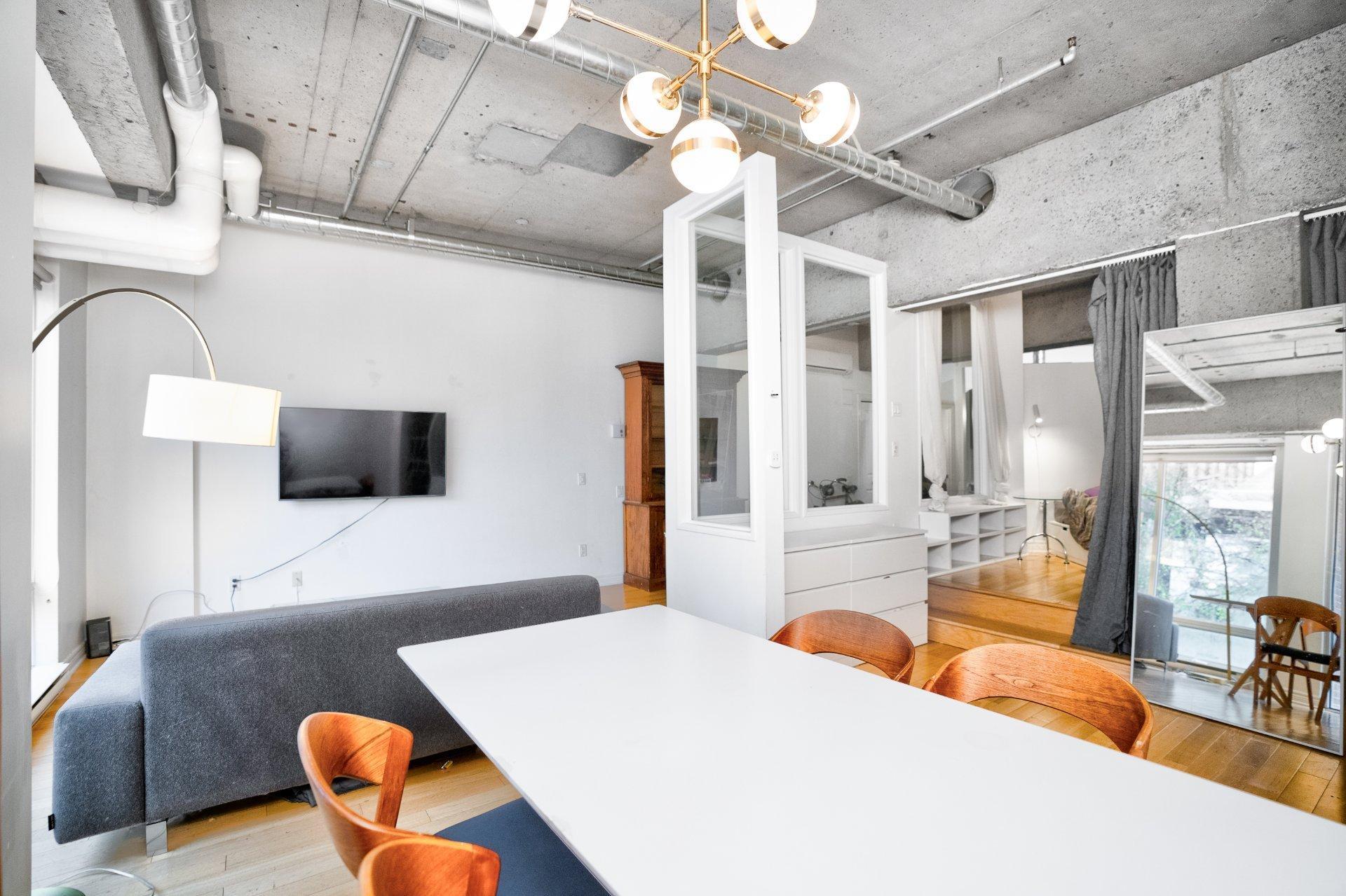 









1200


Rue St-Alexandre

, 230,
Montréal (Ville-Marie),




QC
H3B3H5


