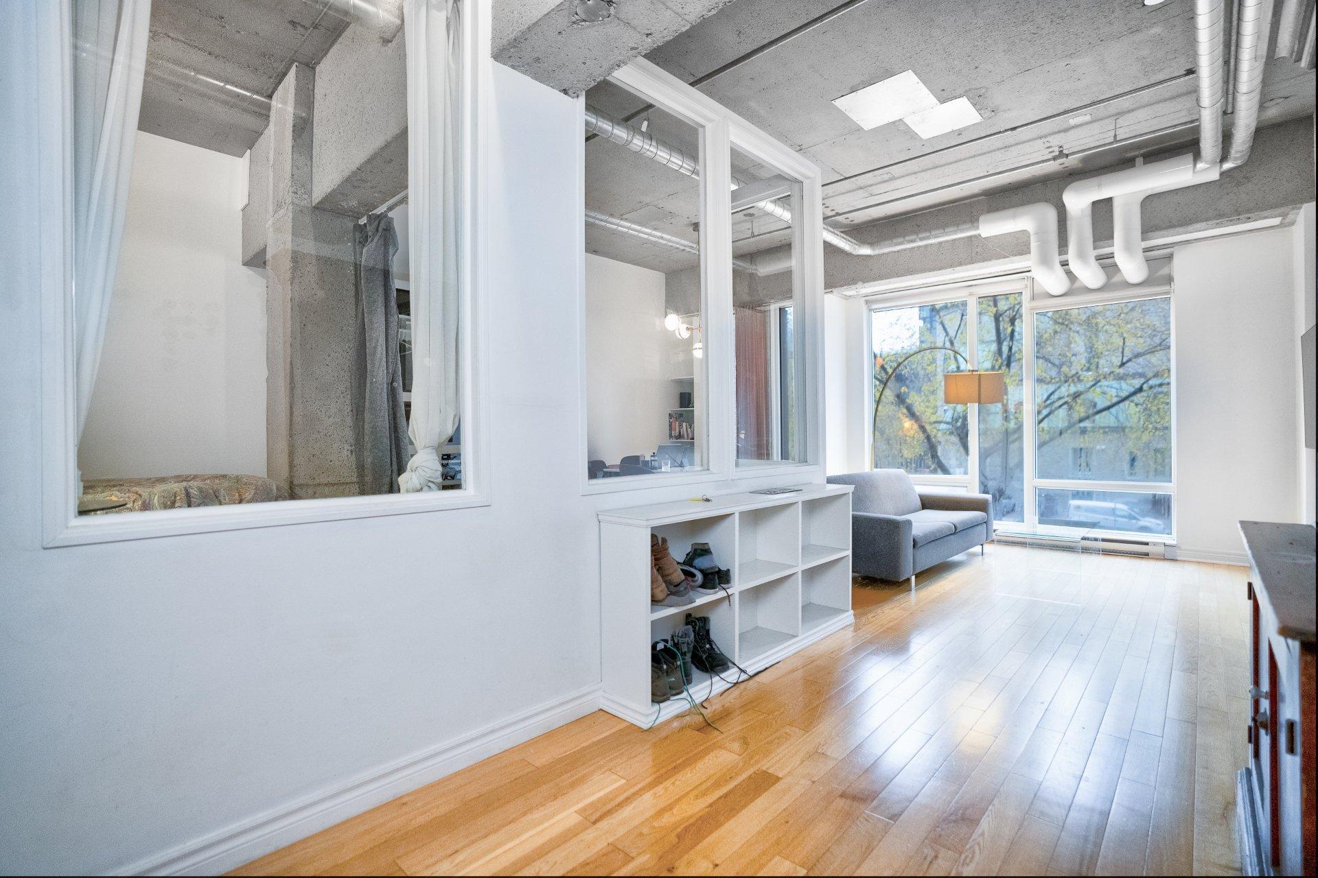 









1200


Rue St-Alexandre

, 230,
Montréal (Ville-Marie),




QC
H3B3H5

