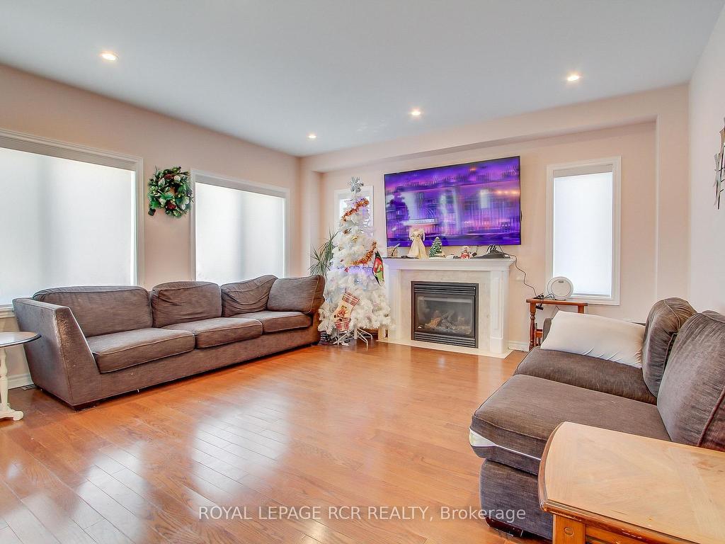 









1996


Prince

Court,
Innisfil,




ON
L9S 0E7

