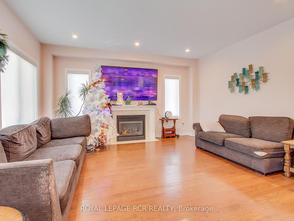 









1996


Prince

Court,
Innisfil,




ON
L9S 0E7

