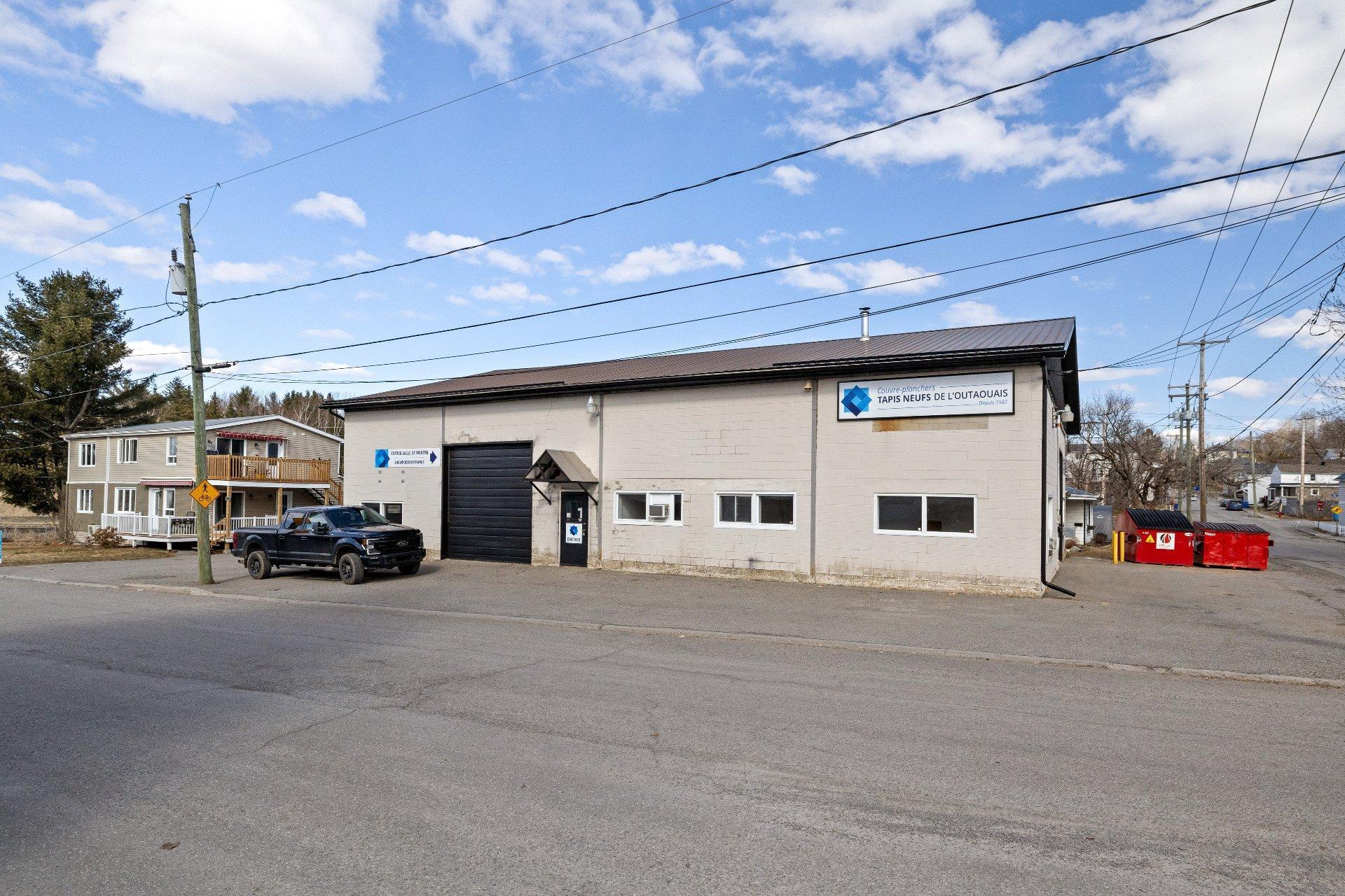 









125


Rue Jean-XXIII

,
Gatineau (Buckingham),




QC
J8L1B8

