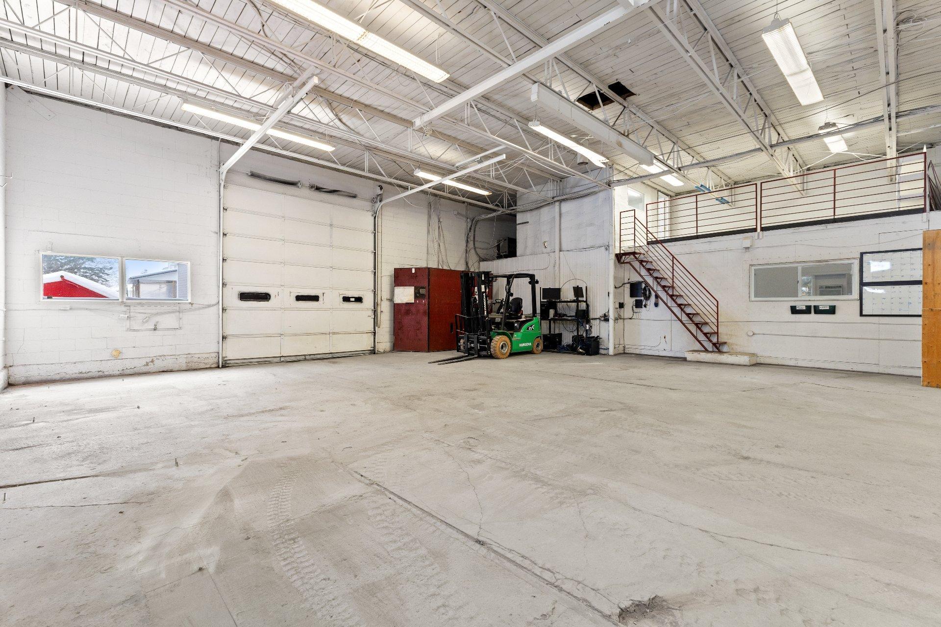 









125


Rue Jean-XXIII

,
Gatineau (Buckingham),




QC
J8L1B8


