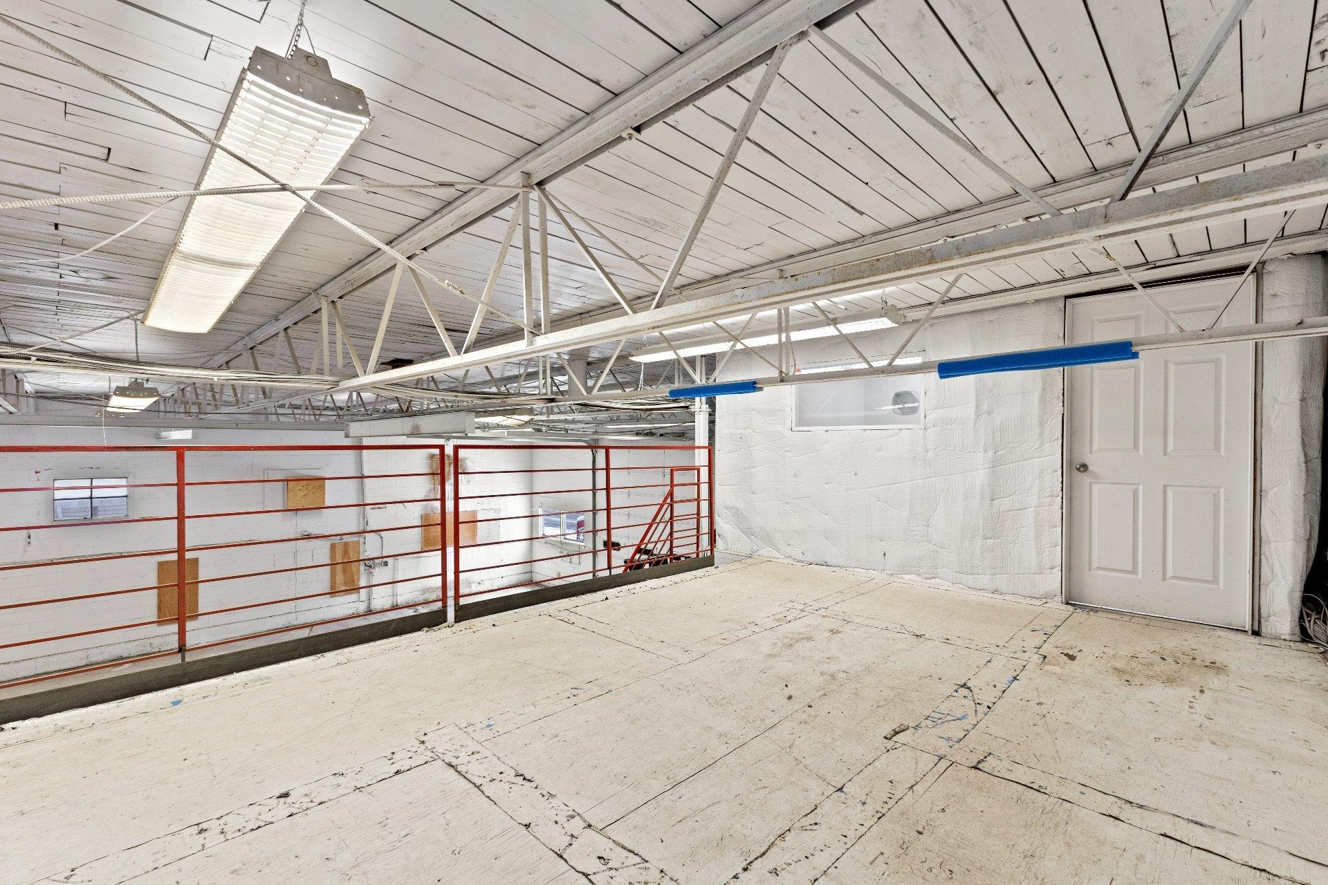 









125


Rue Jean-XXIII

,
Gatineau (Buckingham),




QC
J8L1B8

