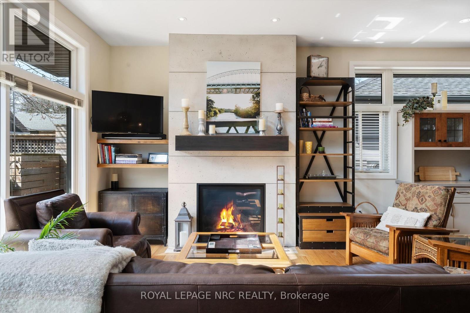 












6 RODMAN HALL DRIVE

,
St. Catharines (Western Hill),




Ontario
L2S1P2

