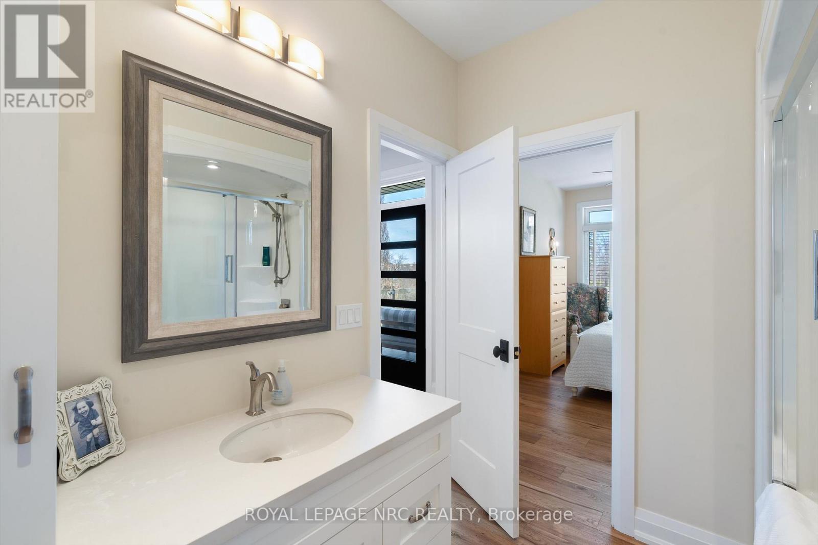 












6 RODMAN HALL DRIVE

,
St. Catharines (Western Hill),




Ontario
L2S1P2

