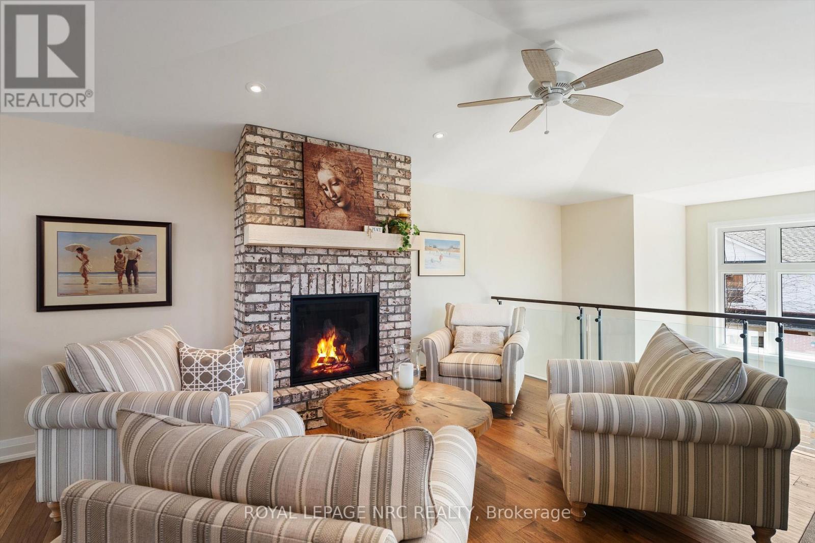 












6 RODMAN HALL DRIVE

,
St. Catharines (Western Hill),




Ontario
L2S1P2

