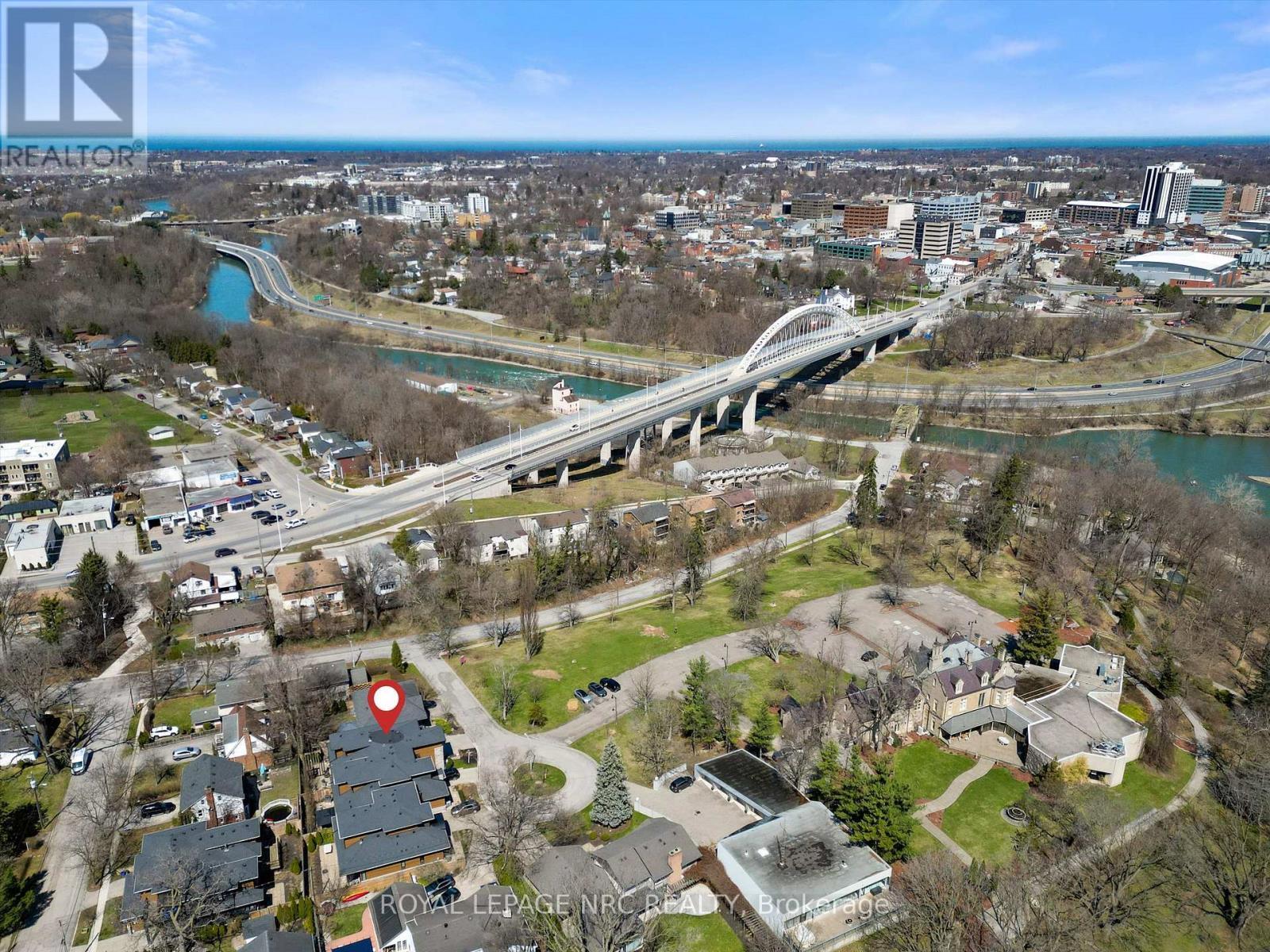












6 RODMAN HALL DRIVE

,
St. Catharines (Western Hill),




Ontario
L2S1P2

