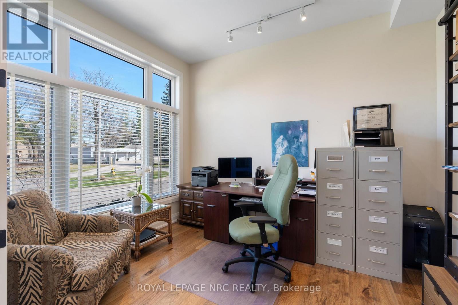 












6 RODMAN HALL DRIVE

,
St. Catharines (Western Hill),




Ontario
L2S1P2

