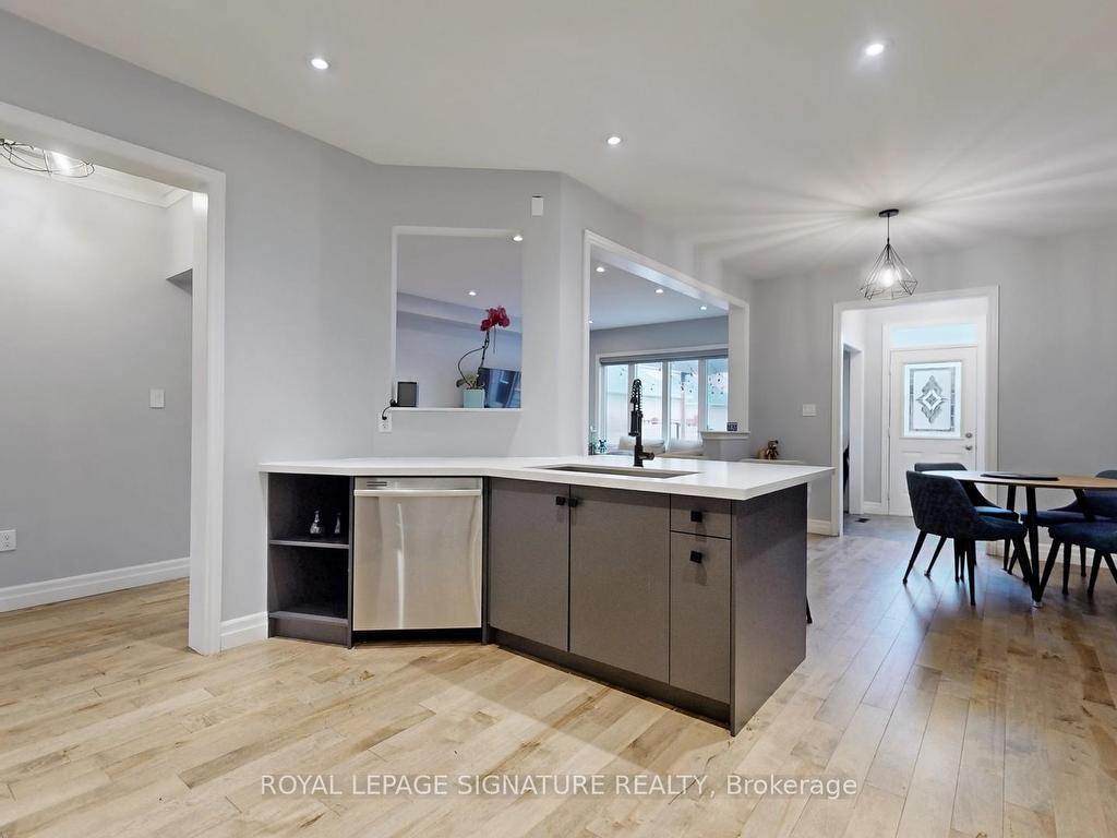









10


Foxton

Road,
Markham,




ON
L6B 0A9


