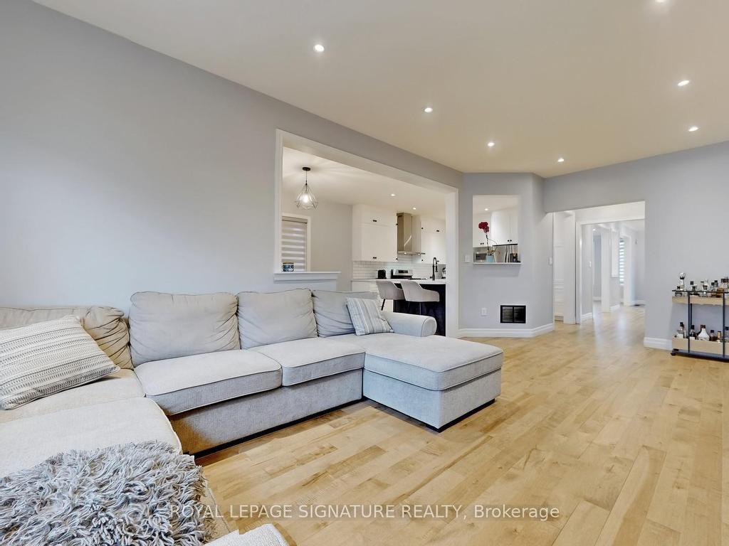 









10


Foxton

Road,
Markham,




ON
L6B 0A9

