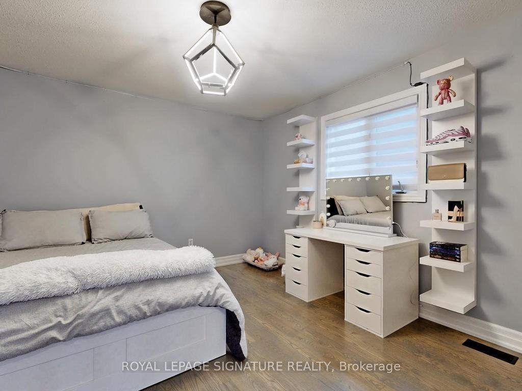 









10


Foxton

Road,
Markham,




ON
L6B 0A9


