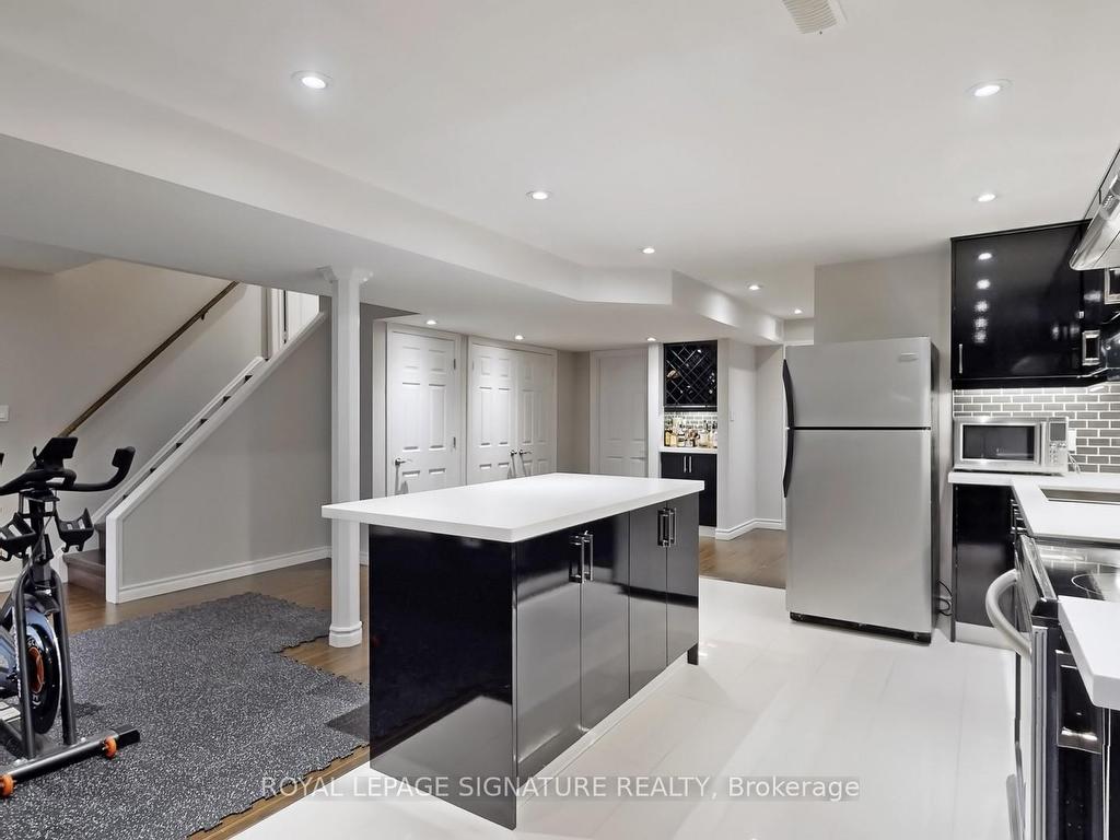 









10


Foxton

Road,
Markham,




ON
L6B 0A9

