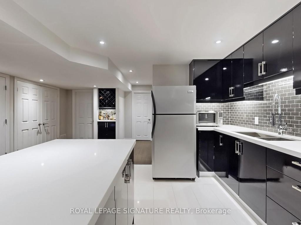 









10


Foxton

Road,
Markham,




ON
L6B 0A9

