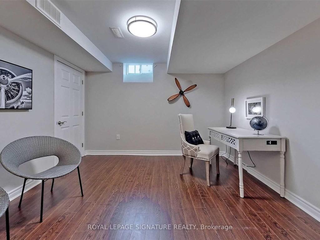 









10


Foxton

Road,
Markham,




ON
L6B 0A9

