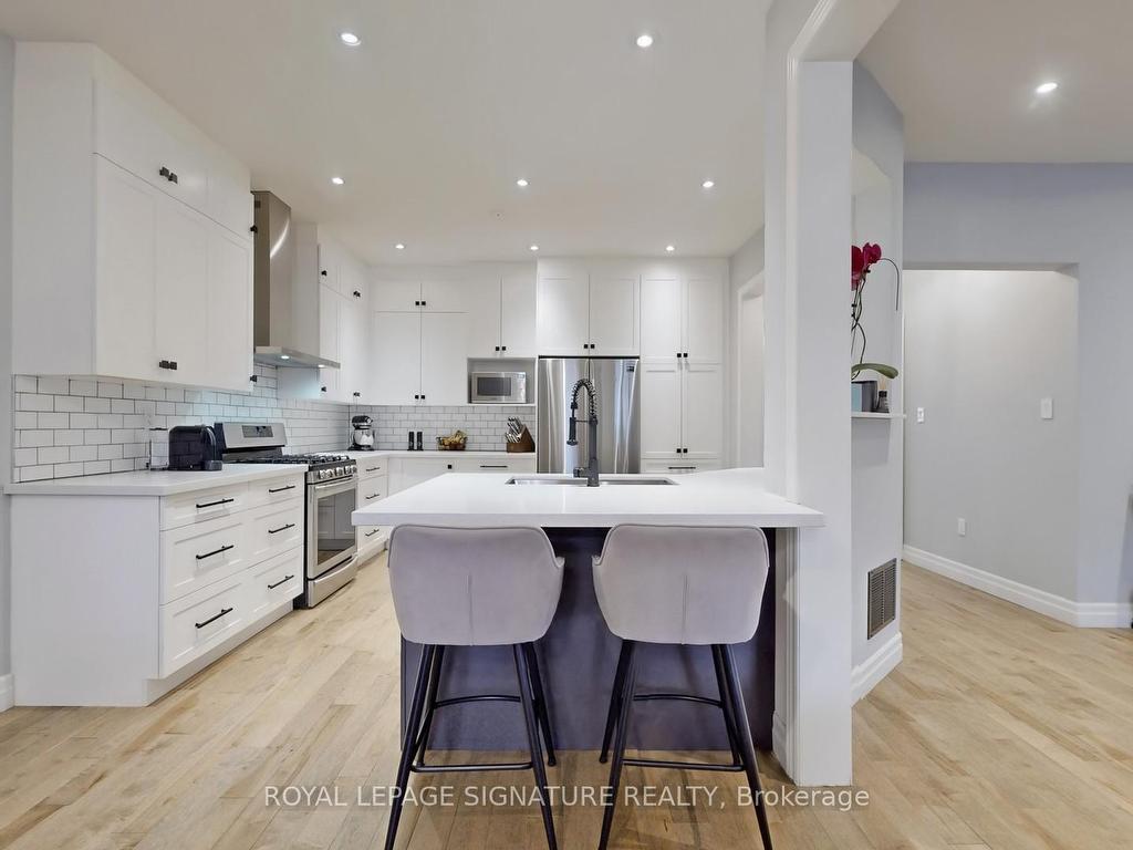 









10


Foxton

Road,
Markham,




ON
L6B 0A9

