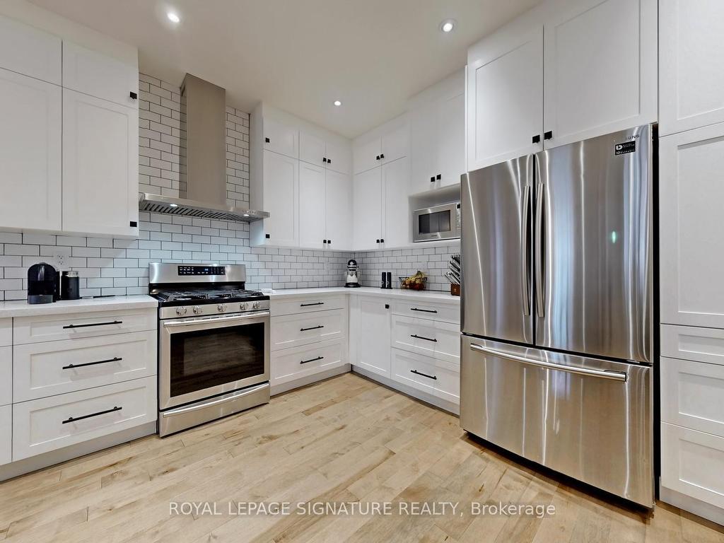 









10


Foxton

Road,
Markham,




ON
L6B 0A9

