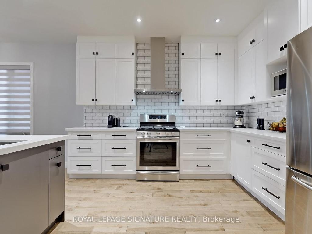 









10


Foxton

Road,
Markham,




ON
L6B 0A9

