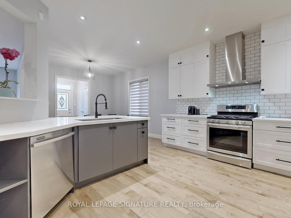 









10


Foxton

Road,
Markham,




ON
L6B 0A9

