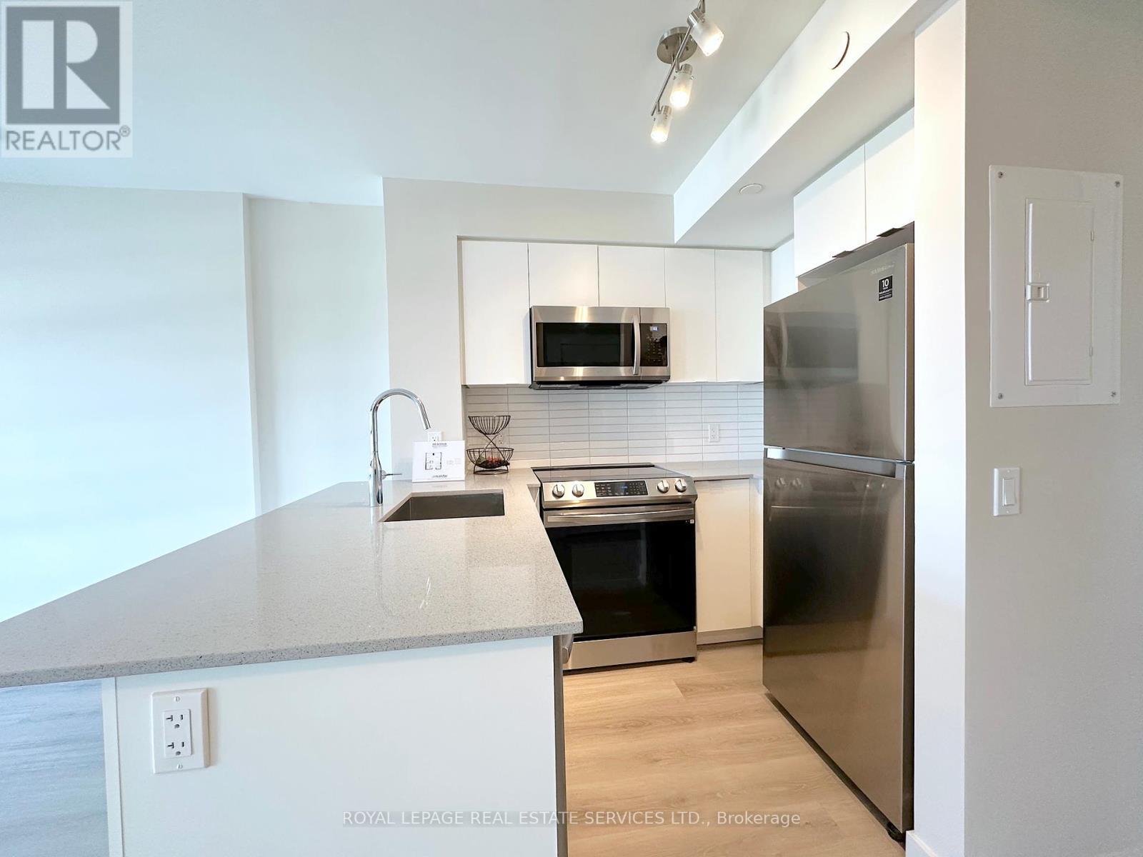 












415 - 3385 DUNDAS STREET W

,
Toronto,




Ontario
M6S2S2

