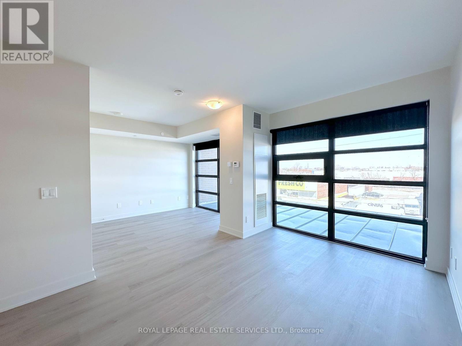 












415 - 3385 DUNDAS STREET W

,
Toronto,




Ontario
M6S2S2

