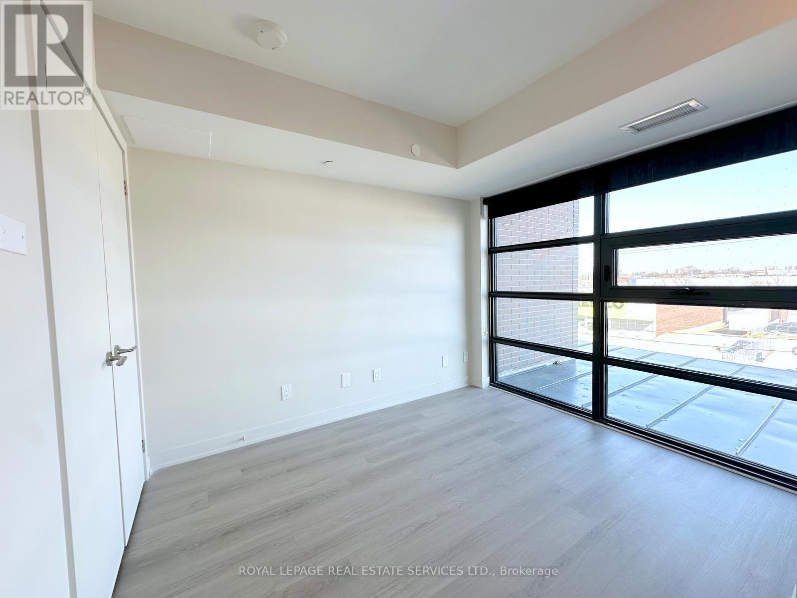 












415 - 3385 DUNDAS STREET W

,
Toronto,




Ontario
M6S2S2


