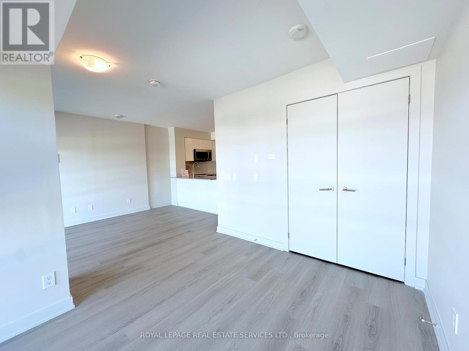 












415 - 3385 DUNDAS STREET W

,
Toronto,




Ontario
M6S2S2

