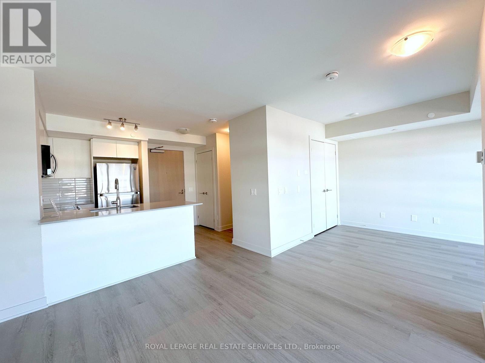 












415 - 3385 DUNDAS STREET W

,
Toronto,




Ontario
M6S2S2

