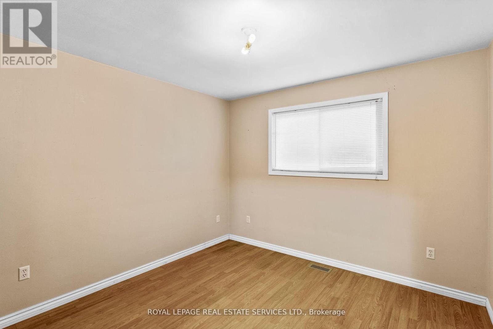 












378 ELMGROVE AVENUE

,
Oshawa,




Ontario
L1J2C5

