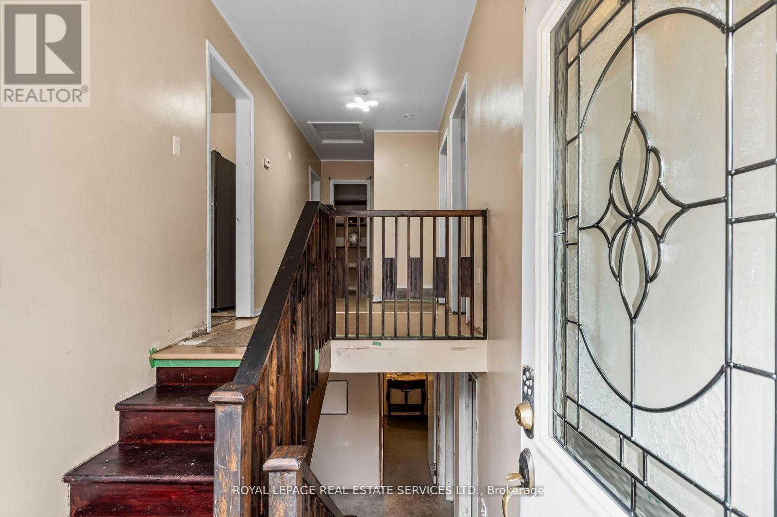 












378 ELMGROVE AVENUE

,
Oshawa,




Ontario
L1J2C5

