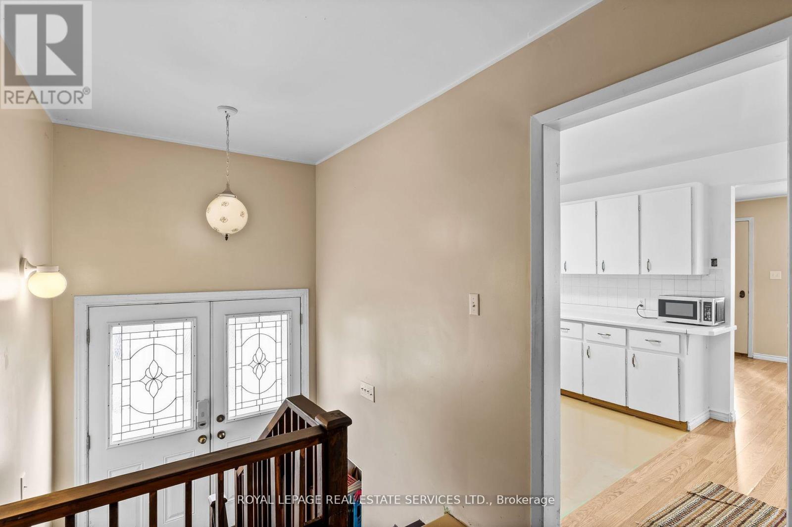 












378 ELMGROVE AVENUE

,
Oshawa,




Ontario
L1J2C5

