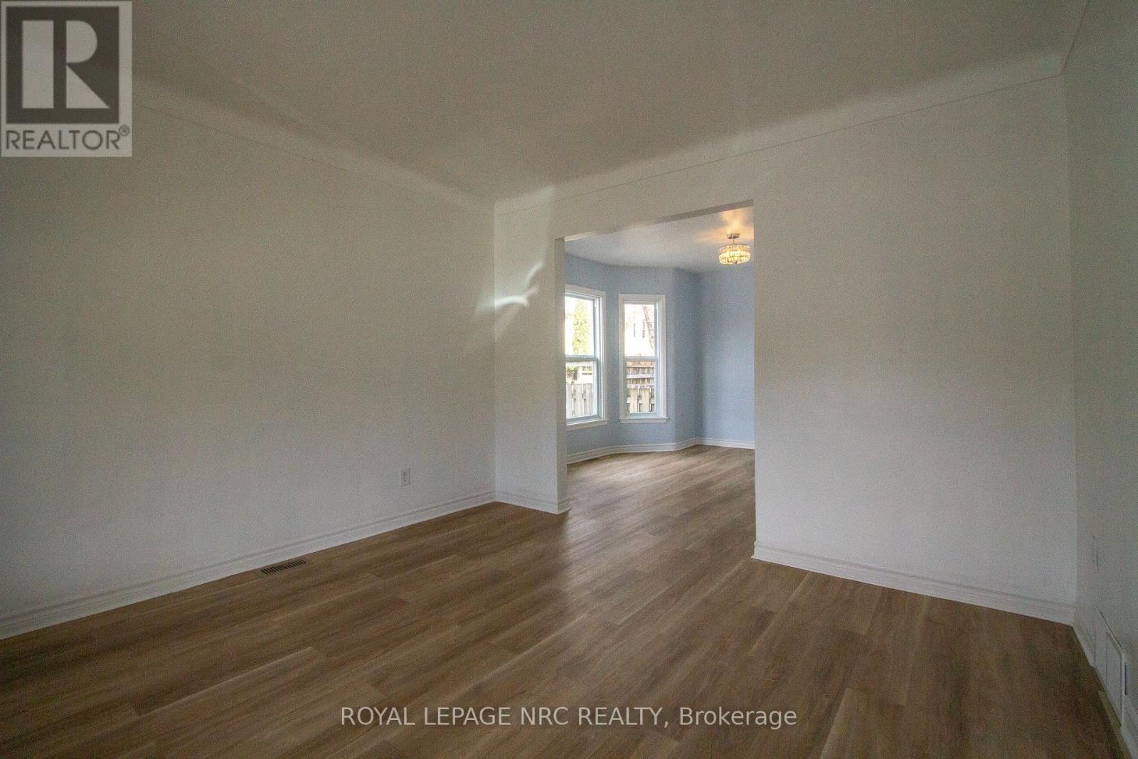 












4900 ST CLAIR AVENUE

,
Niagara Falls (Downtown),




Ontario
L2E3T6

