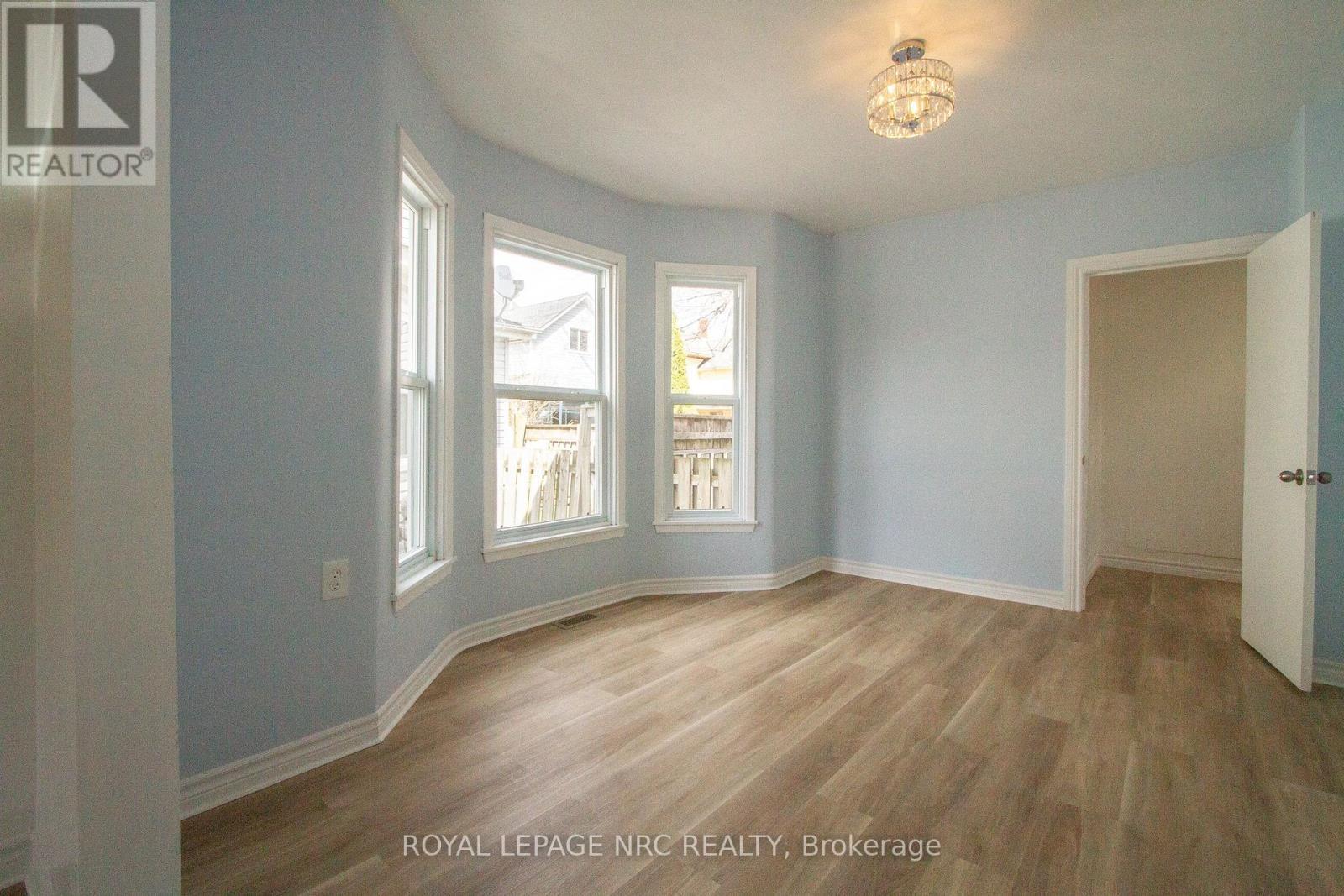 












4900 ST CLAIR AVENUE

,
Niagara Falls (Downtown),




Ontario
L2E3T6

