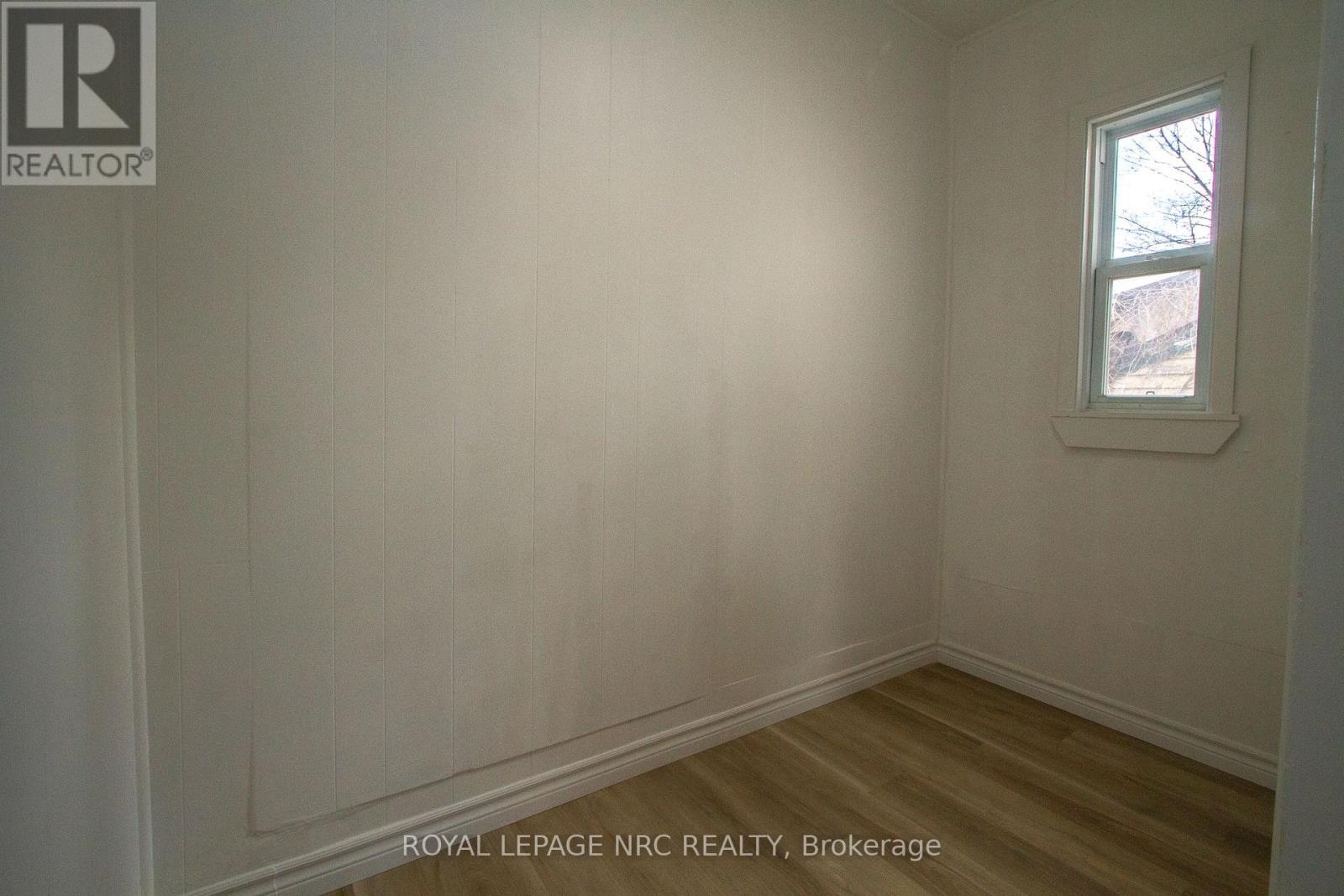 












4900 ST CLAIR AVENUE

,
Niagara Falls (Downtown),




Ontario
L2E3T6

