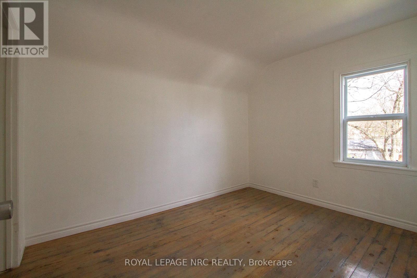 












4900 ST CLAIR AVENUE

,
Niagara Falls (Downtown),




Ontario
L2E3T6

