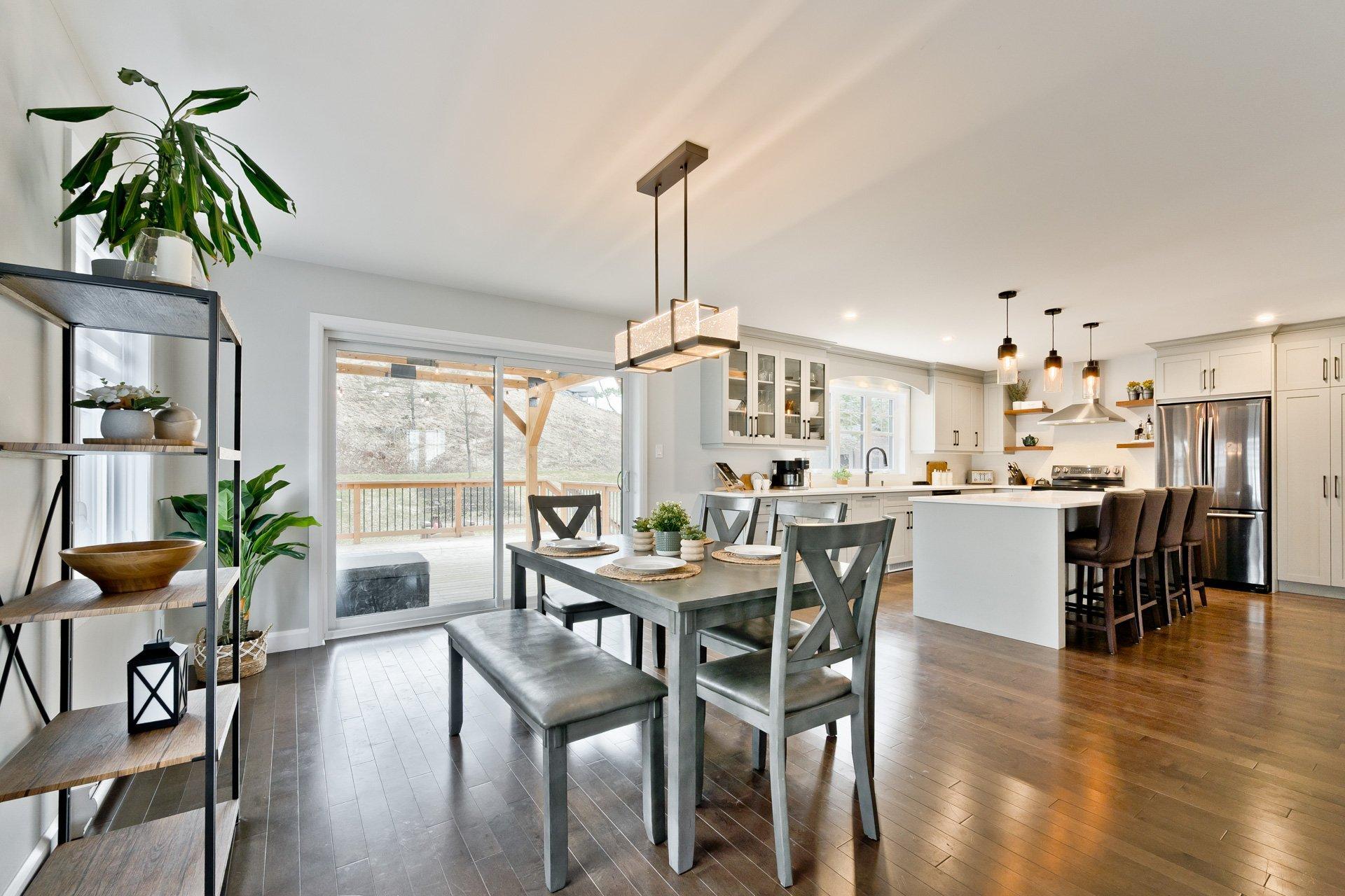 









766


Rue Mcauley

,
Coaticook,




QC
J1A0C1

