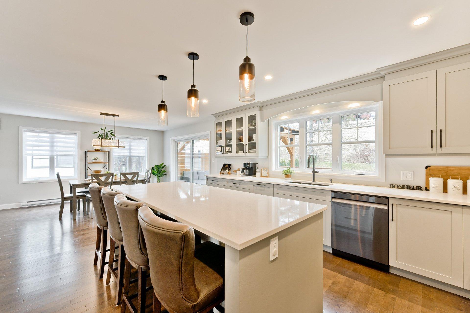 









766


Rue Mcauley

,
Coaticook,




QC
J1A0C1

