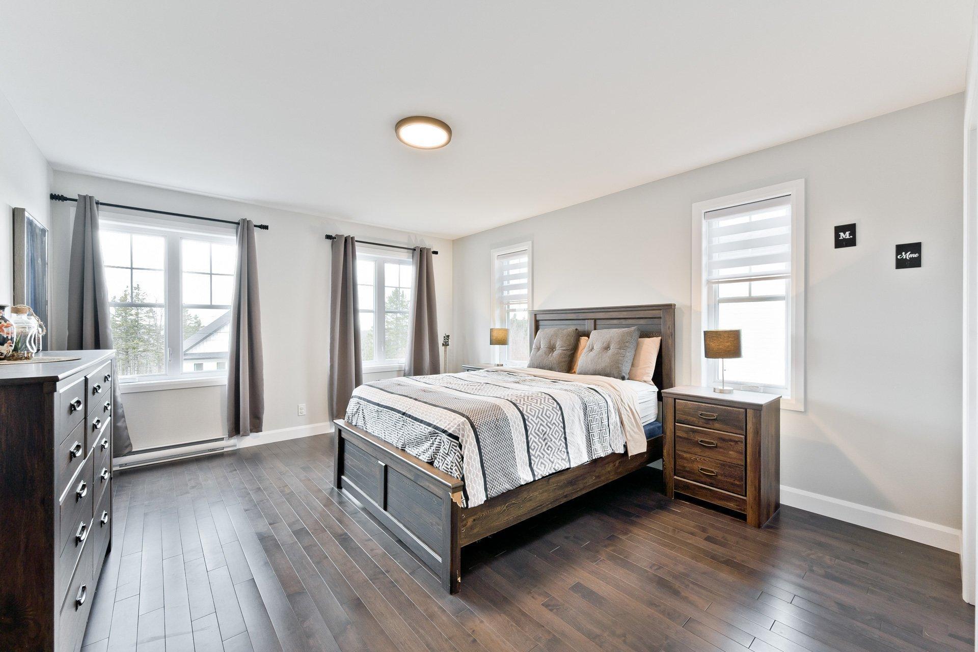 









766


Rue Mcauley

,
Coaticook,




QC
J1A0C1

