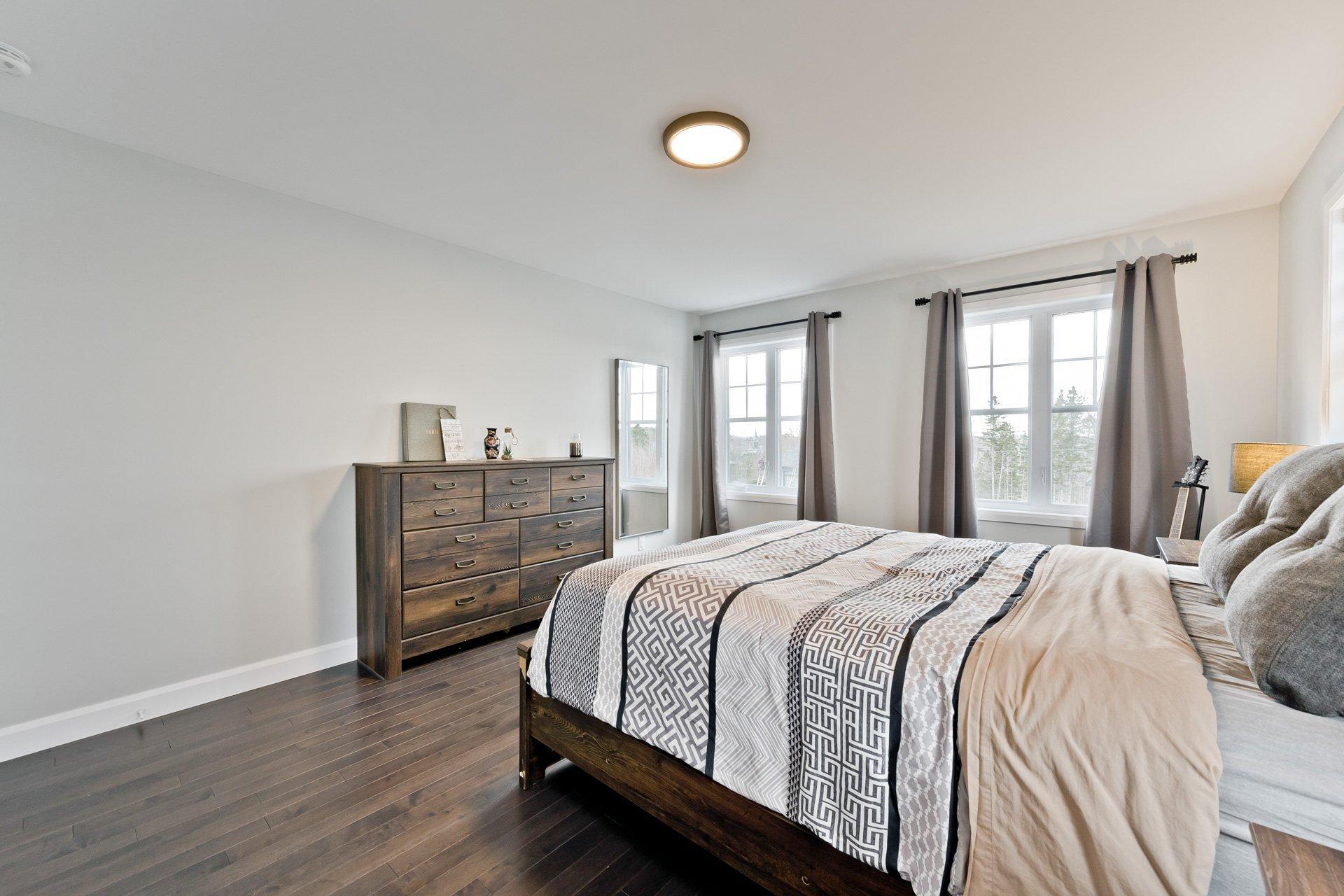









766


Rue Mcauley

,
Coaticook,




QC
J1A0C1

