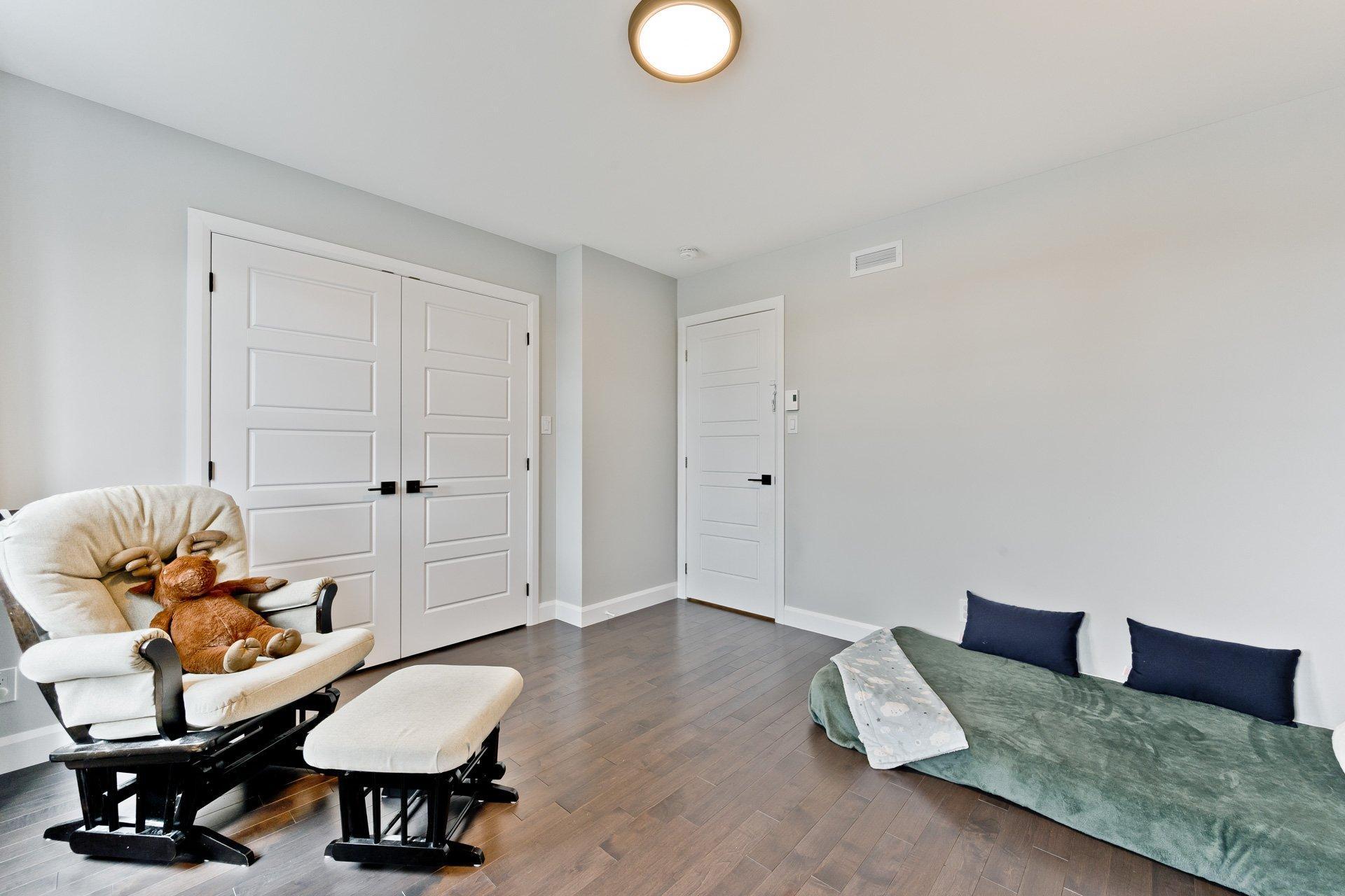 









766


Rue Mcauley

,
Coaticook,




QC
J1A0C1

