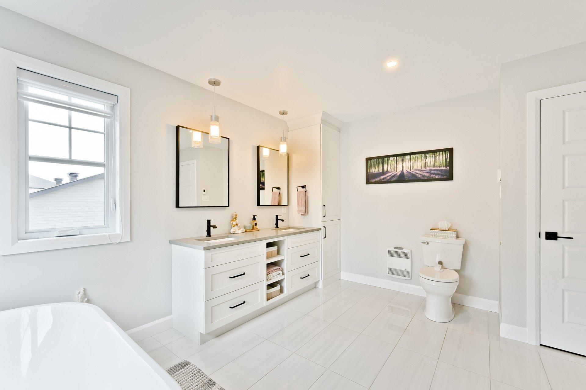 









766


Rue Mcauley

,
Coaticook,




QC
J1A0C1


