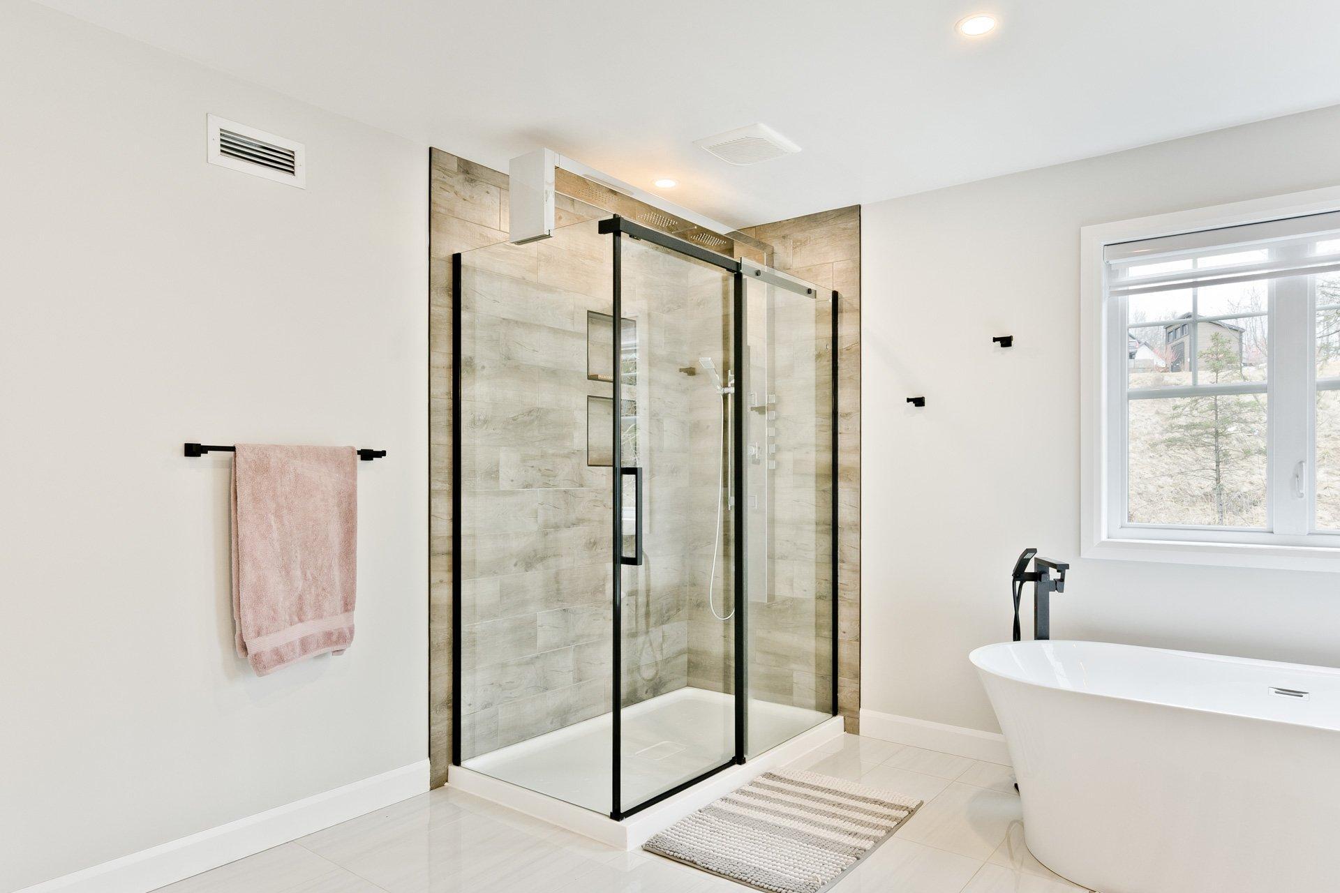 









766


Rue Mcauley

,
Coaticook,




QC
J1A0C1

