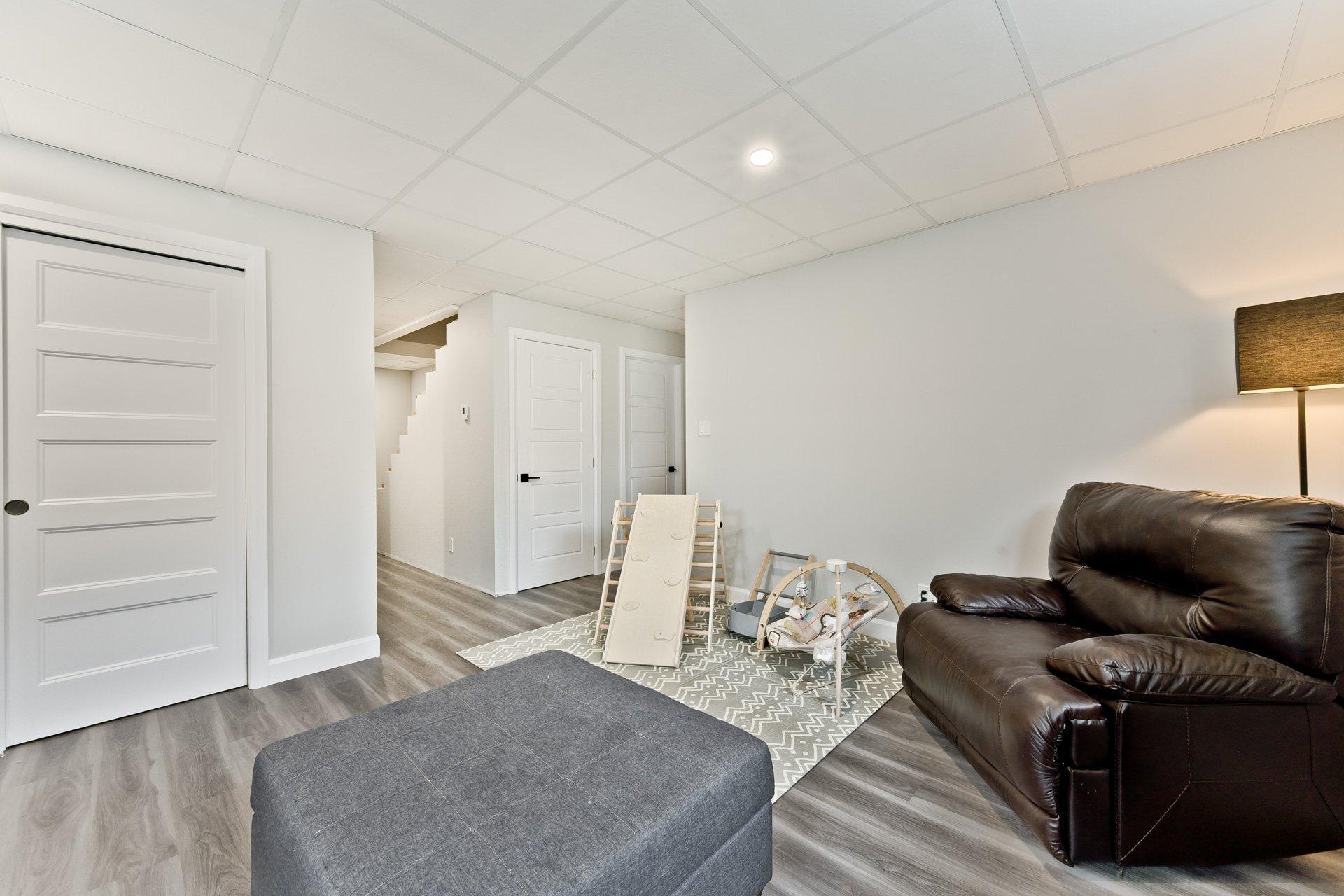 









766


Rue Mcauley

,
Coaticook,




QC
J1A0C1

