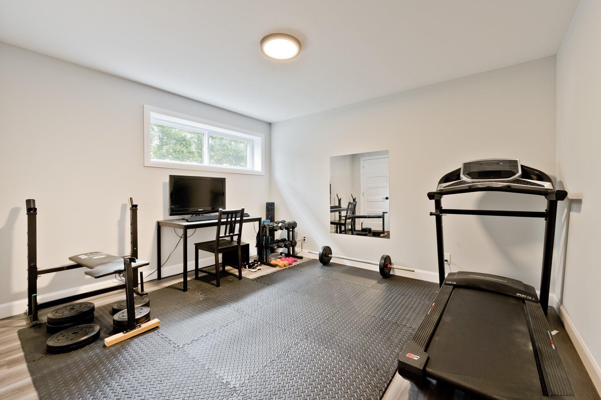 









766


Rue Mcauley

,
Coaticook,




QC
J1A0C1

