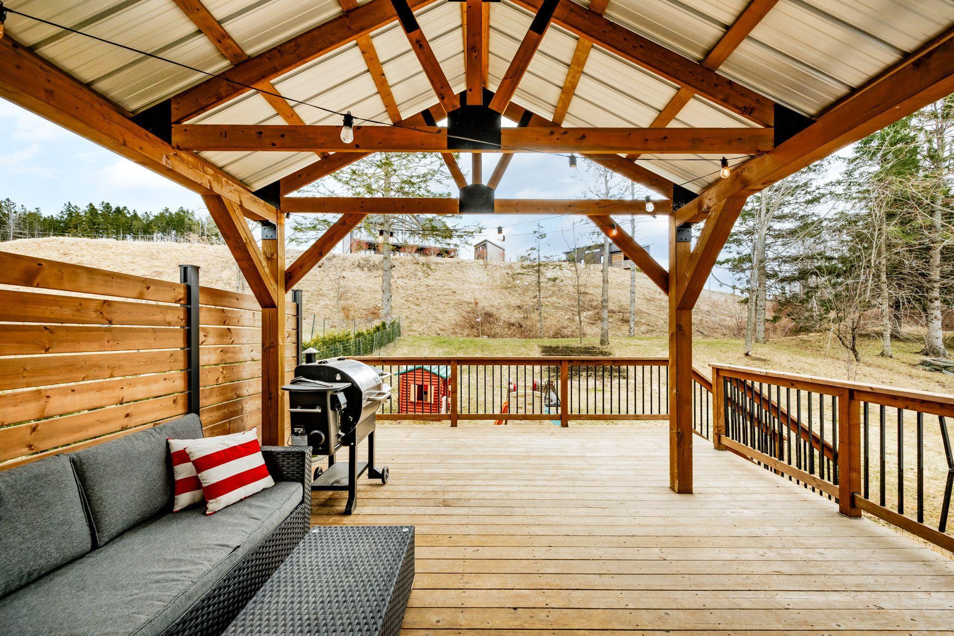 









766


Rue Mcauley

,
Coaticook,




QC
J1A0C1

