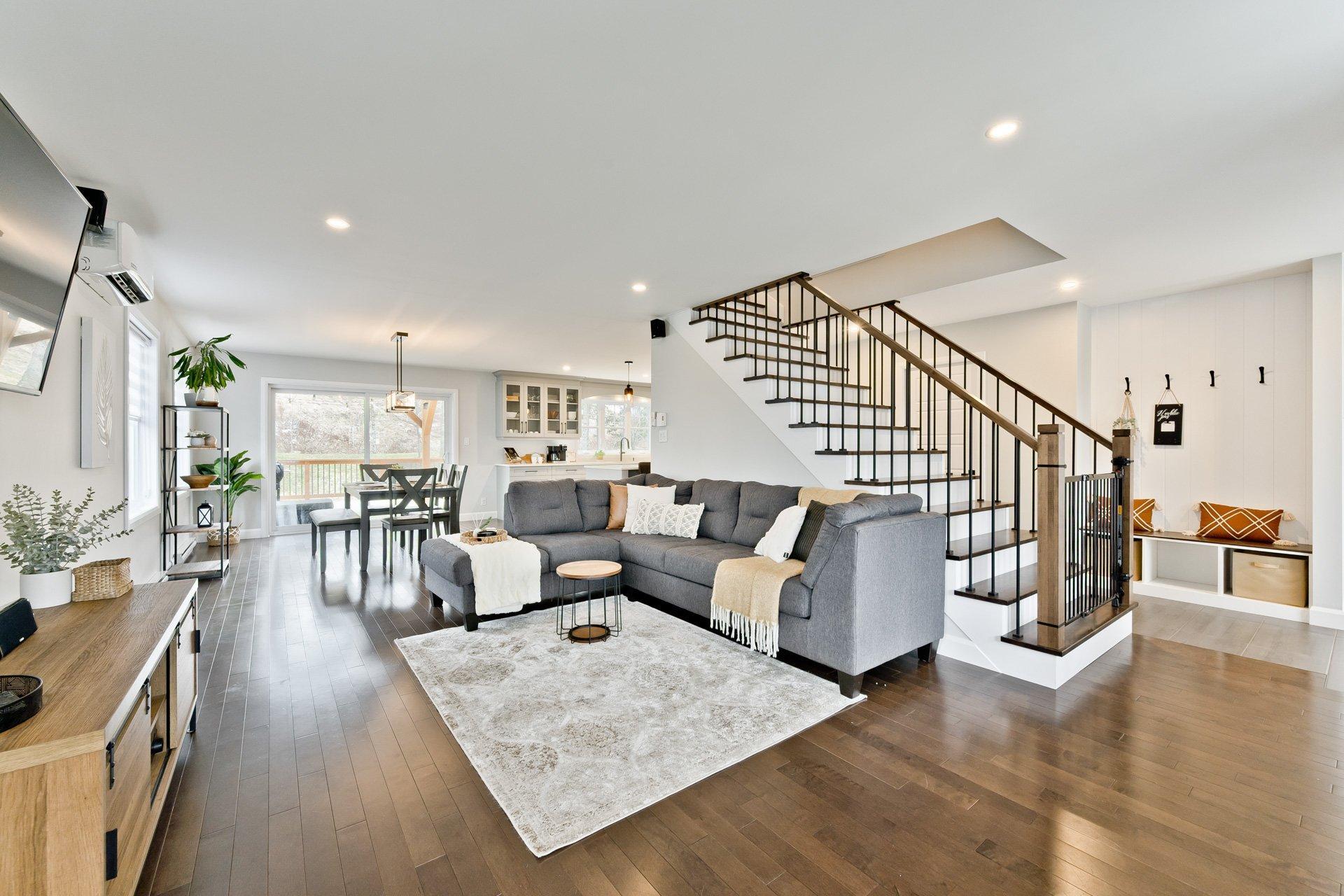 









766


Rue Mcauley

,
Coaticook,




QC
J1A0C1

