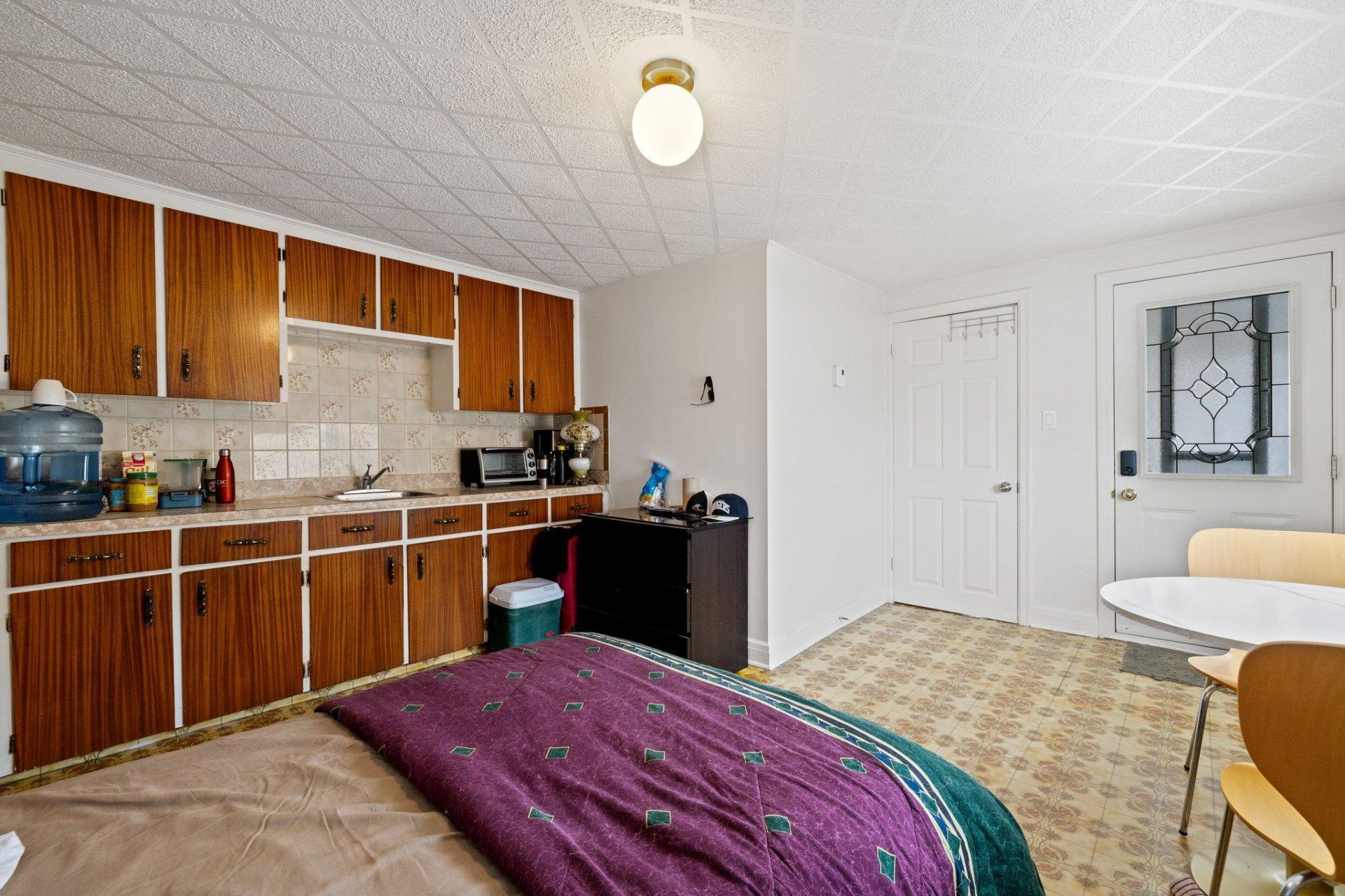 









72


Rue Papineau

,
Gatineau (Hull),




QC
J8X1T8

