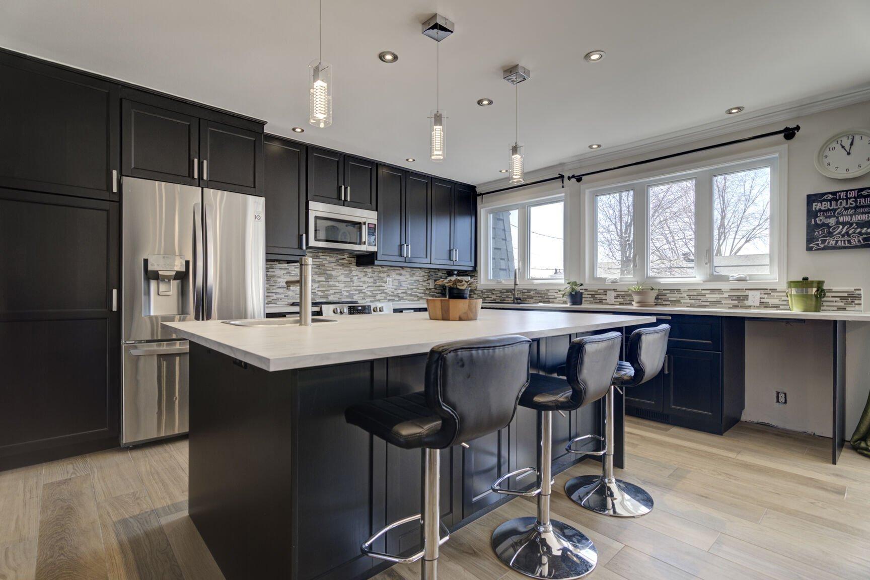 









1830


Rue Therrien

,
Brossard,




QC
J4W2J7

